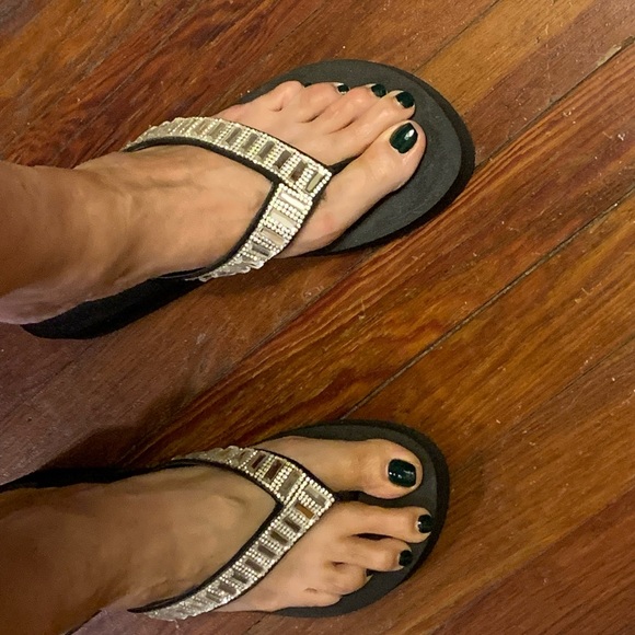 Surf style platform rhinestone flip flops - Picture 1 of 4